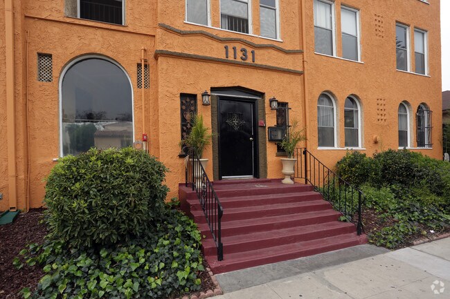 Building Photo - 1131 S Bronson Ave