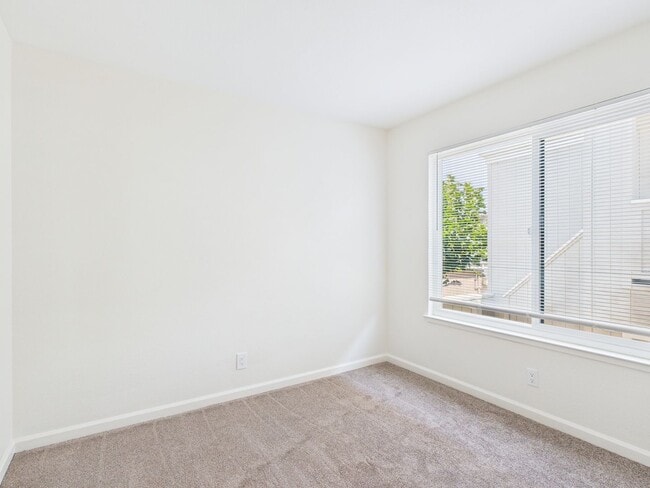 Building Photo - 2 bedroom loft unit now available at Cypre...