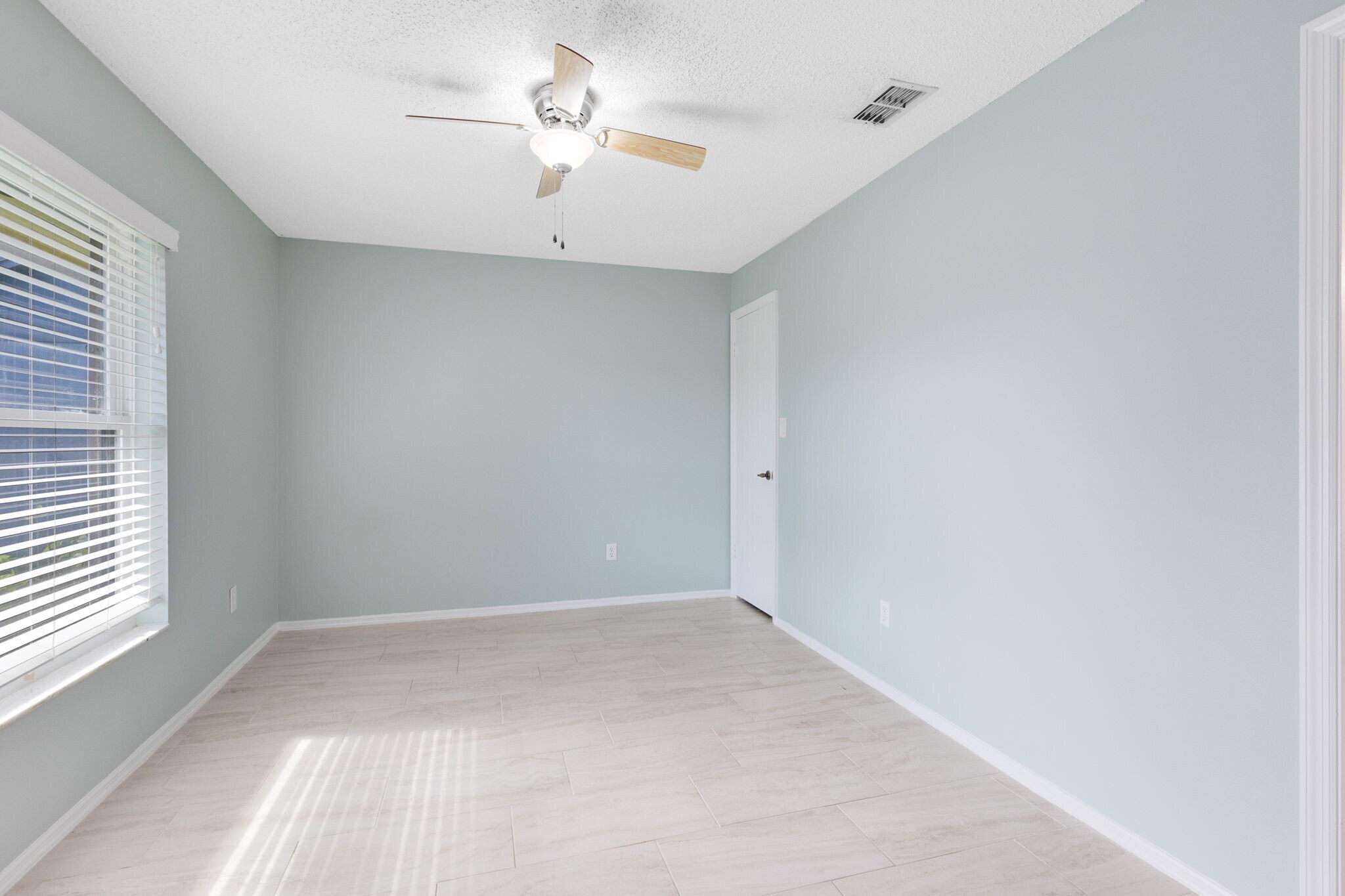 Building Photo - 738 Rosalie Way