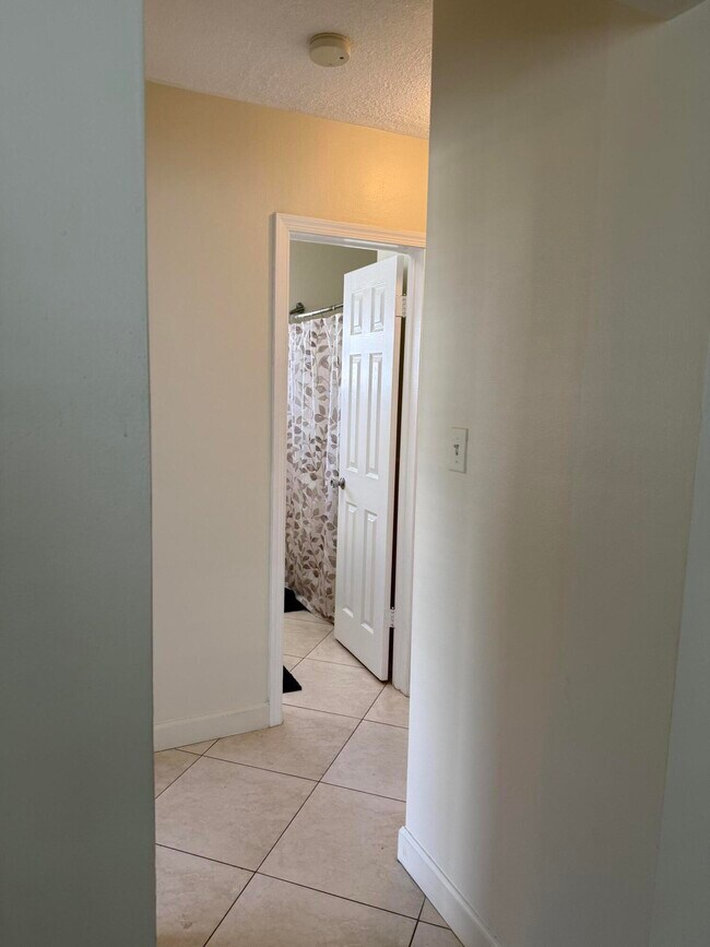 Building Photo - 6808 NW 70th St