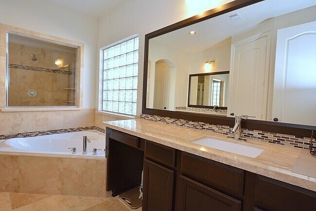 Building Photo - 26910 Boulder Hill Ct