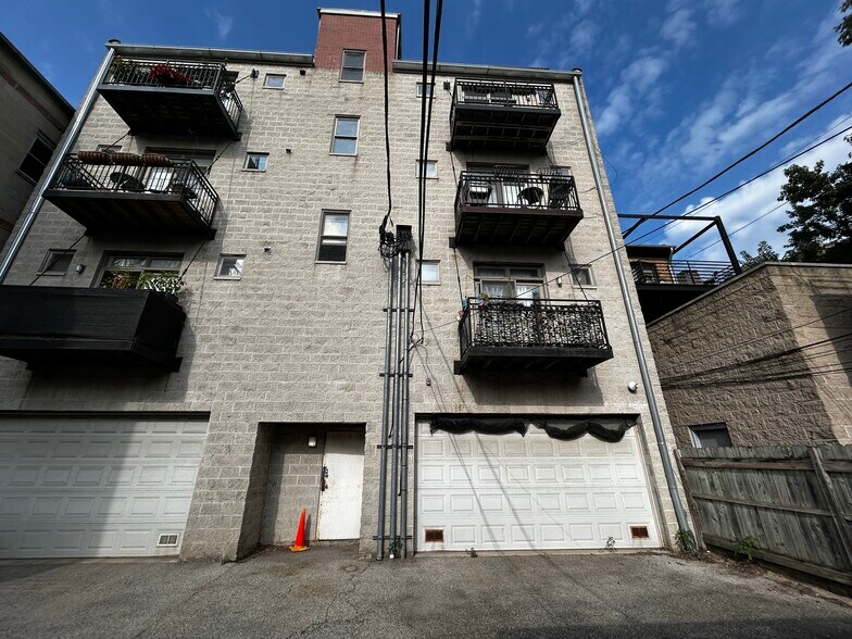 Building Photo - 2457 N Halsted St
