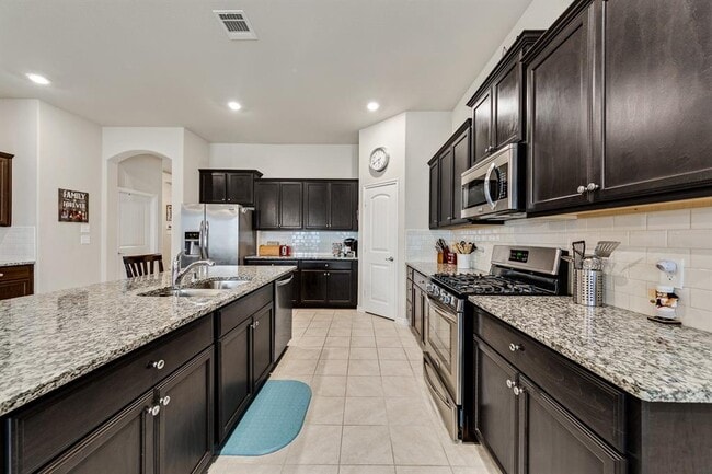 Building Photo - 932 Lake Cypress Ln