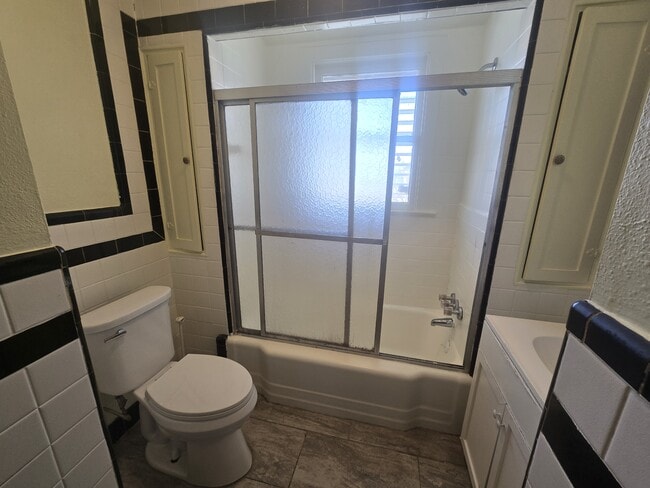 Building Photo - 3828 Avenue S 1/2