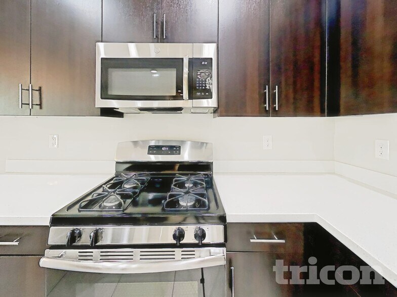 Building Photo - 42246 W Balsa Dr