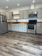 Building Photo - Oak Grove