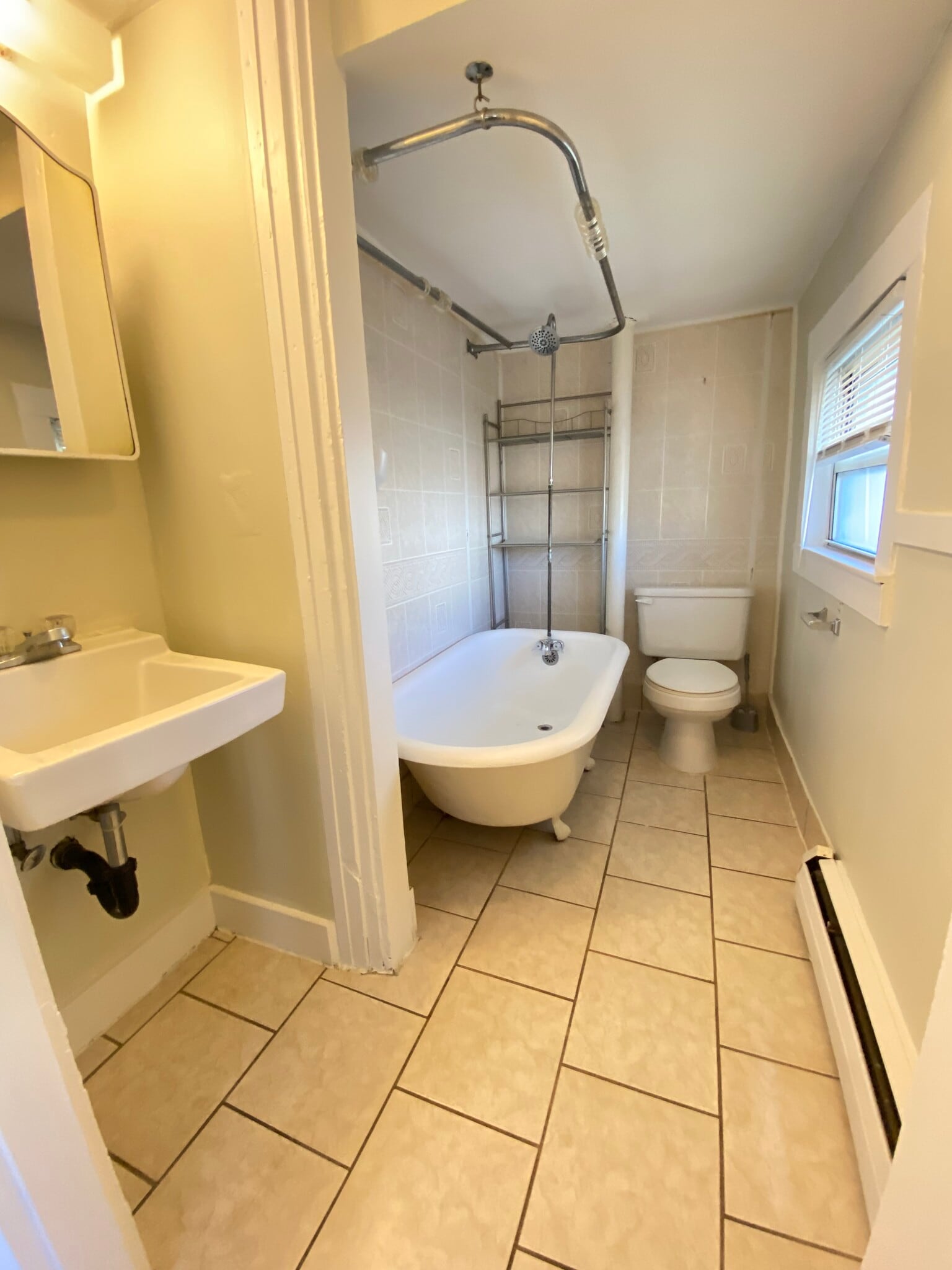 Bathroom - 106 Chapman St