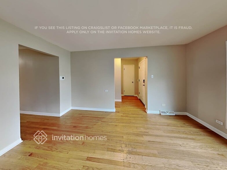 Building Photo - 10111 S 53rd Ave