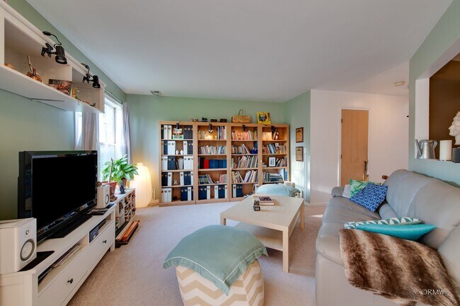 Building Photo - 224 Chesterfield Ct