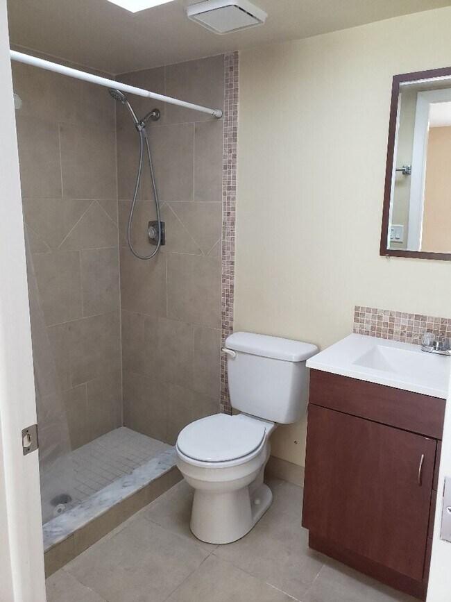 Building Photo - A-6 CALL OWNER FOR REPAIRS FIRST