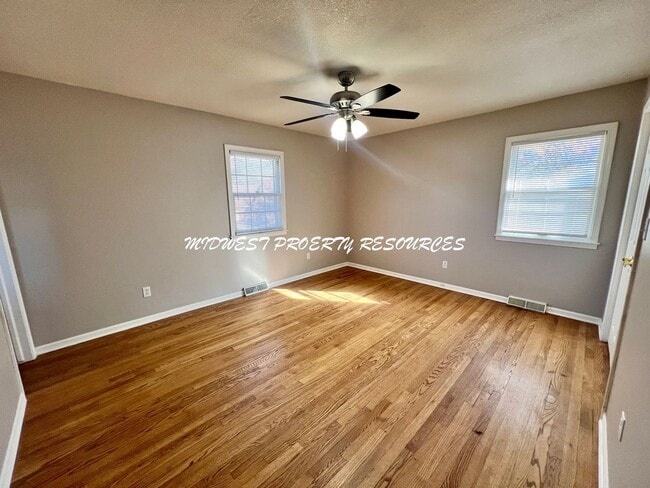 Building Photo - Spacious 4-Bedroom, 3-Bathroom Home with Fenced Yard and Bonus Spaces!