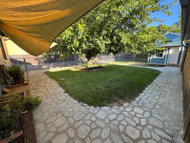 Building Photo - 7544 Linden Ave