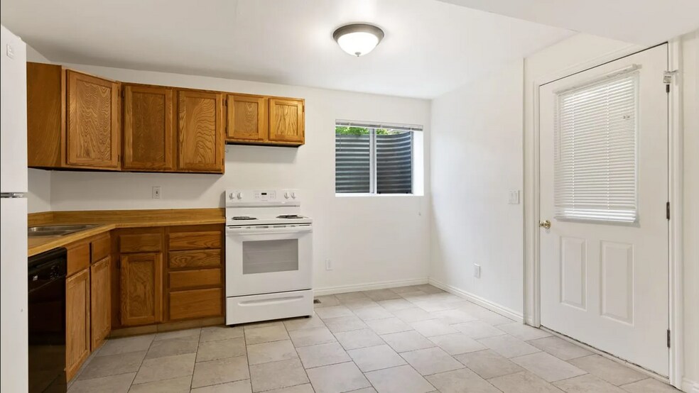 Building Photo - 423 E 2100 N