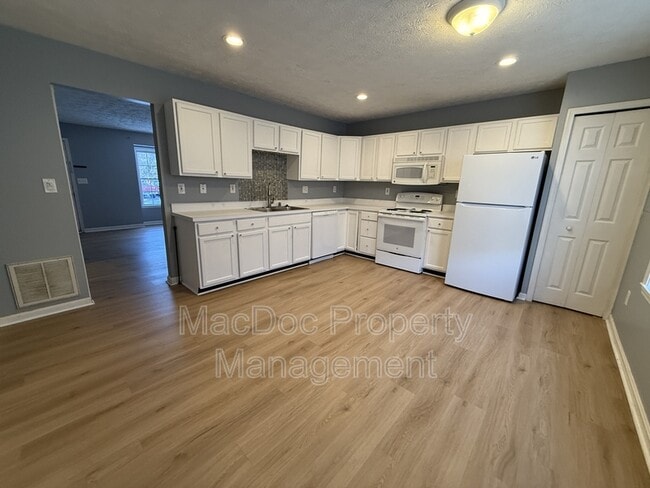 Building Photo - 10500 Boxmeer Ct