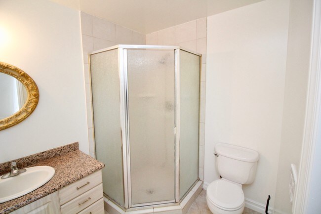 Building Photo - 4420 Lowell Ave