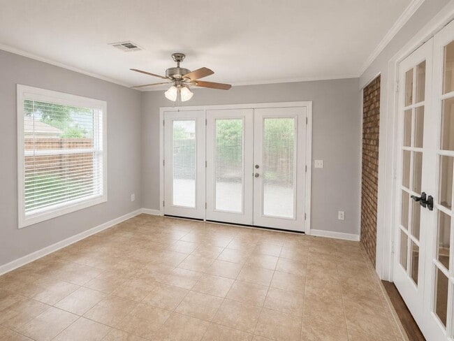 Building Photo - 302 Richland Dr
