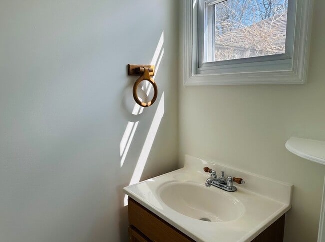 Building Photo - 1258 Girard Ave