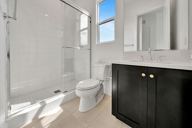 Building Photo - 30000 N Camino los Robles