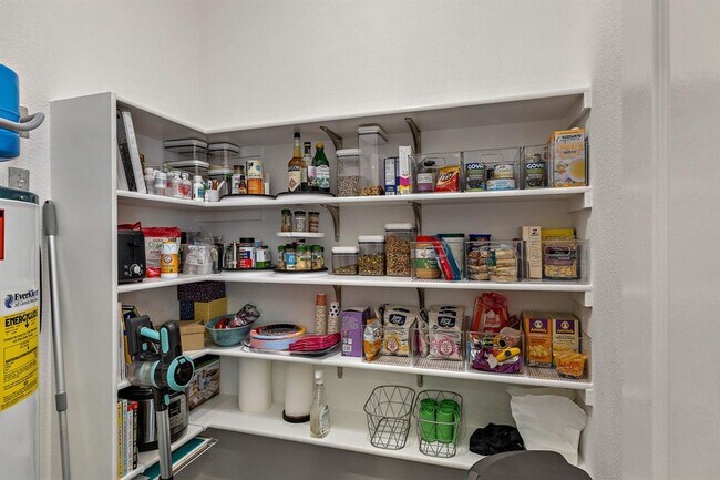 Building Photo - 408 Tyree Rd