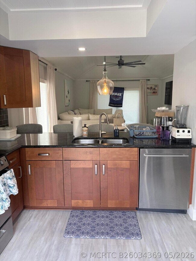 Building Photo - 3072 Inglewood Terrace