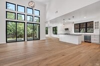 Building Photo - 1560 Laurel St