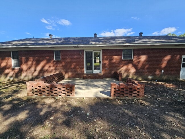 Building Photo - 1302 Stafford Dr