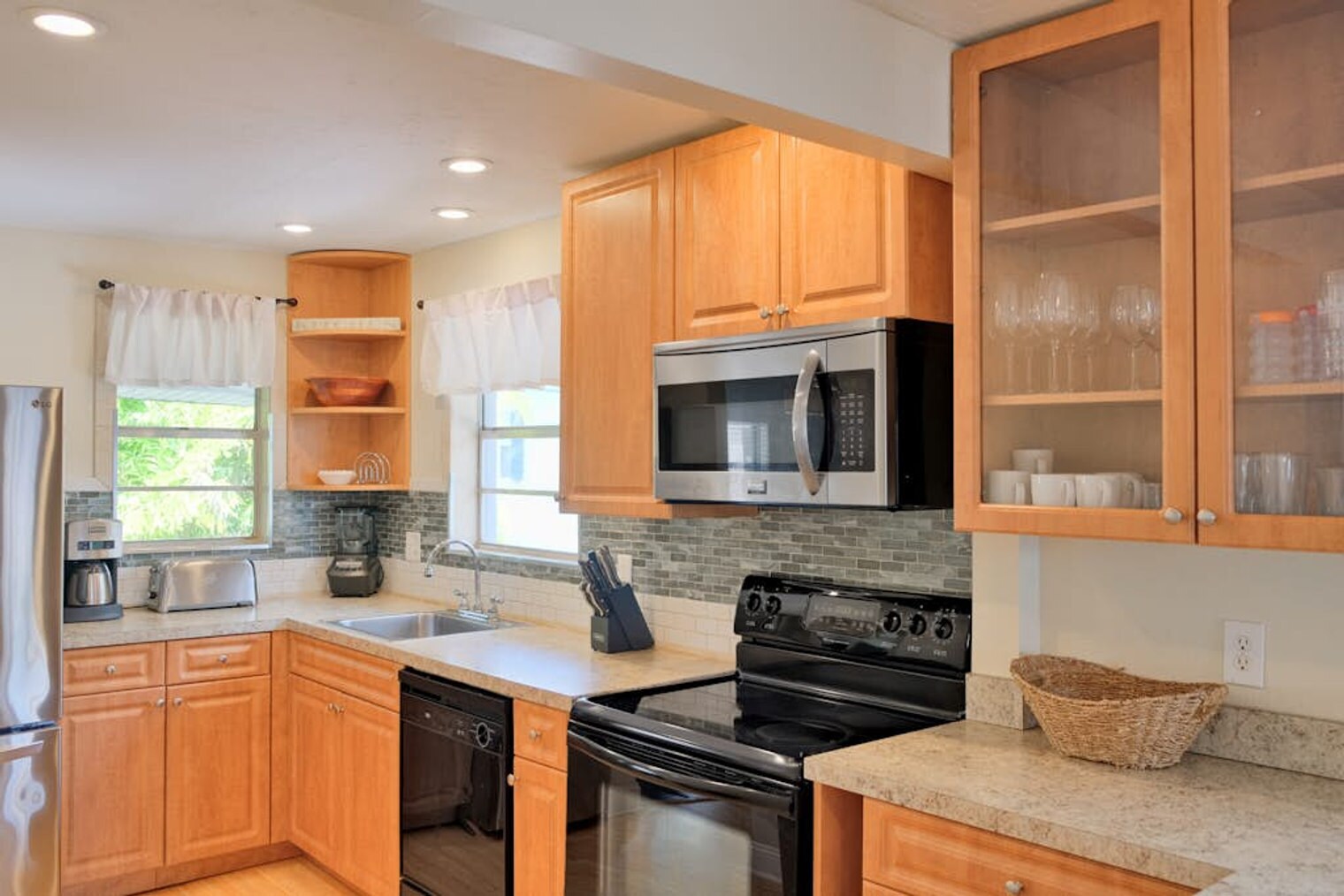 Building Photo - 3018 Gulf Dr