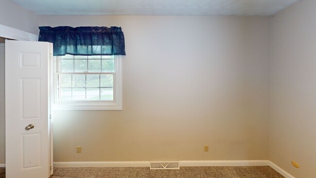 Building Photo - 2 Story, Canfield Home for Rent! South Ran...