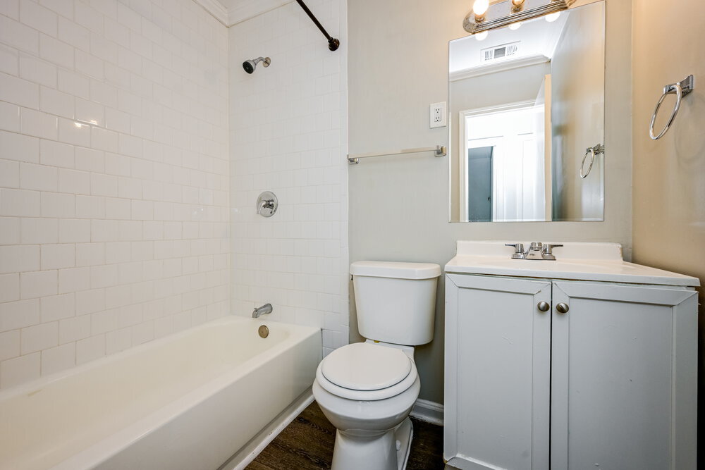 Building Photo - 494 Clara Dr