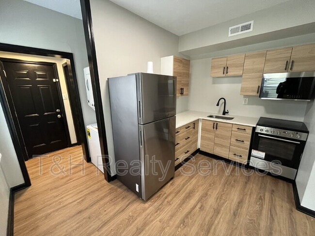 Building Photo - 1407 S Alabama St