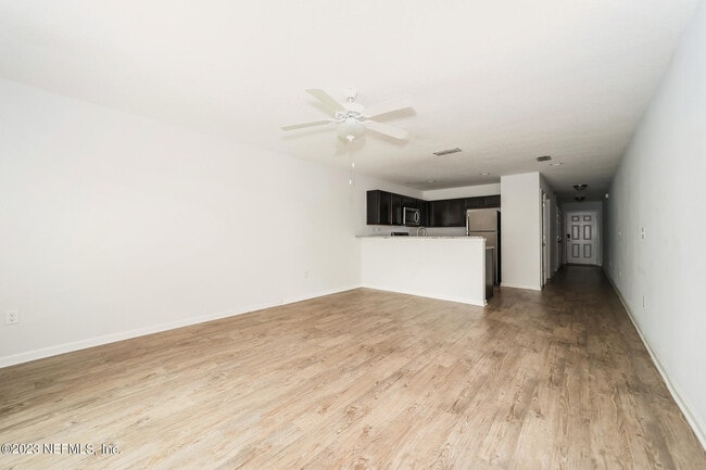 Building Photo - 512 Eiseman Wy