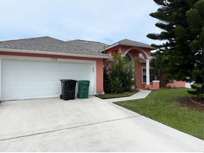 Building Photo - 5776 NW Eskimo Cir