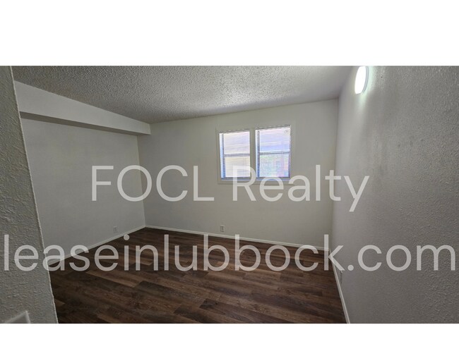 Building Photo - Bright and Open 4 Bedroom Home
