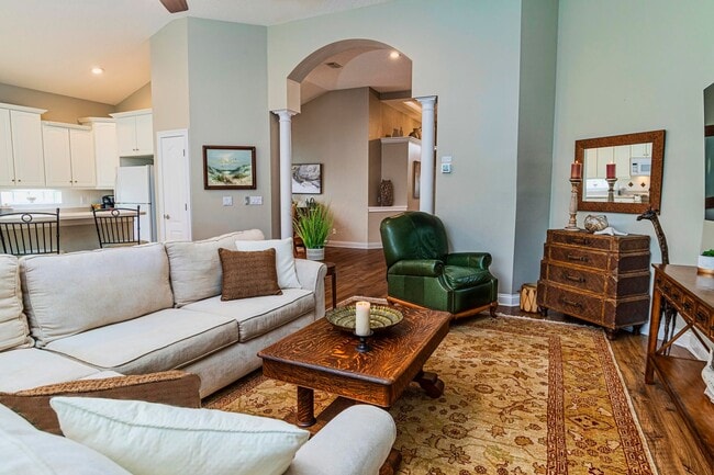 Building Photo - On island time -BBQ-Pool -sleeps 10 -near ...