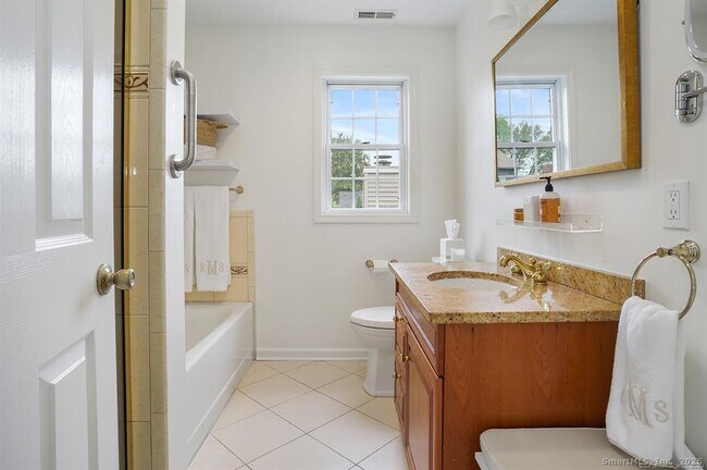 Building Photo - 121 Howard St