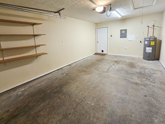 Building Photo - Knoxville 37934 - 3 bed 2.5 bath Condo - Contact Ryan Fogarty 865-333-4840