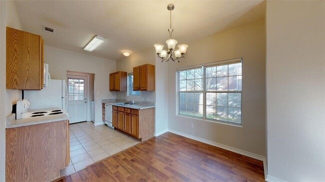 Building Photo - 1500 Maglothin Ct