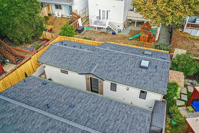 Building Photo - 264 Barbara Ave