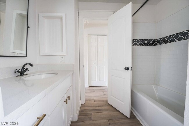 Building Photo - 7300 W Pirates Cove Rd