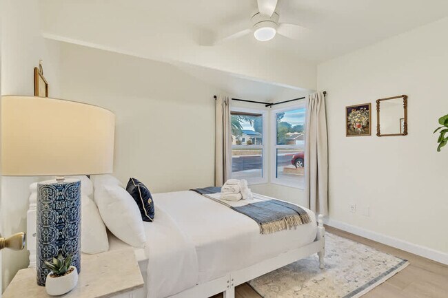 Building Photo - 4853 Twain Ave