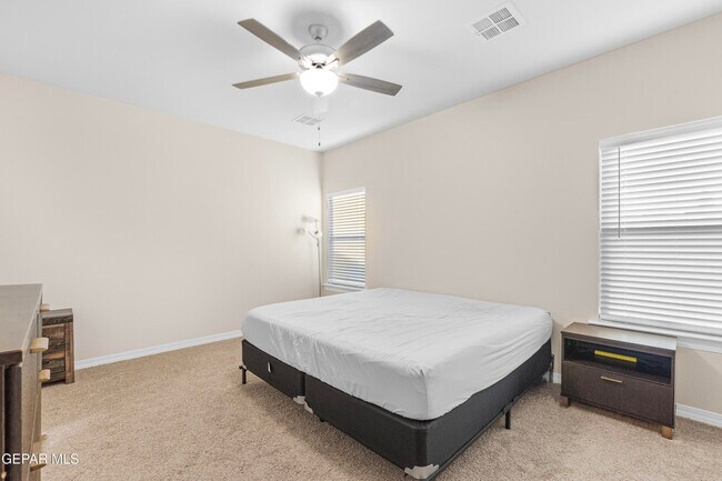 Building Photo - 709 Cedarwood Ave