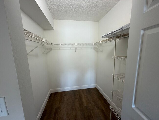 Building Photo - 5321 Summerlin Woods Dr