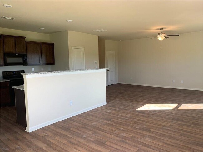 Building Photo - 929 Independence Ave