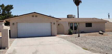 Building Photo - 3247 Chanute Pl