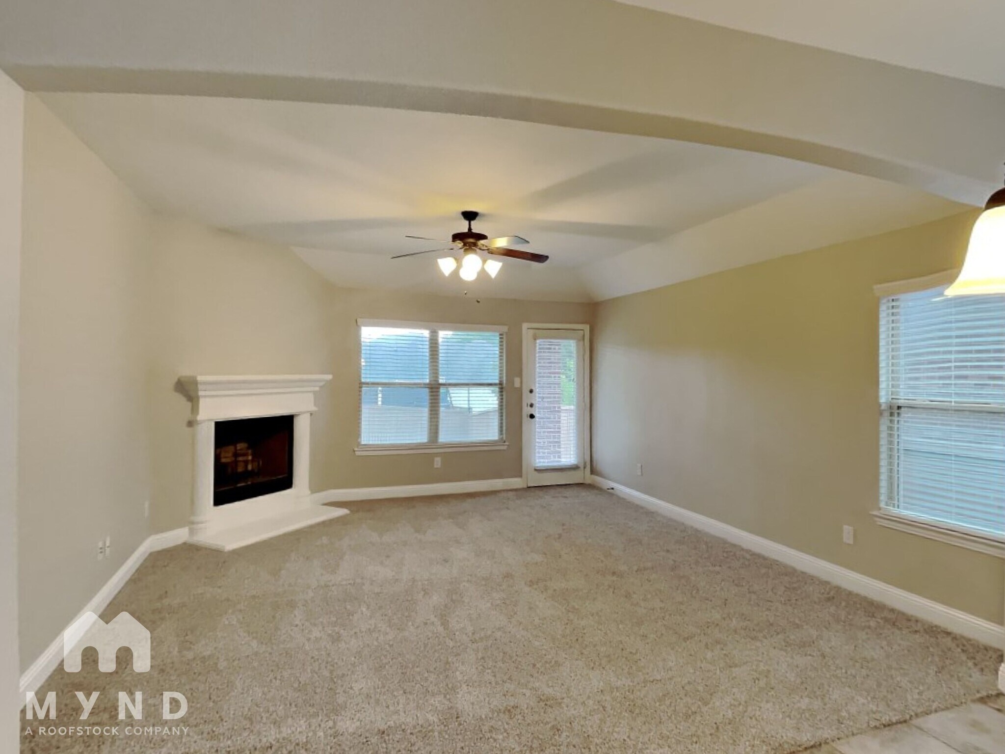 Building Photo - 405 Bentley Dr