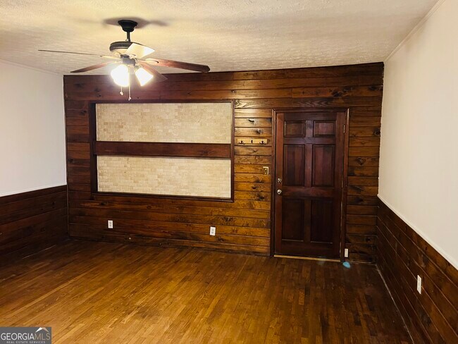 Building Photo - 2289 Roscoe Rd