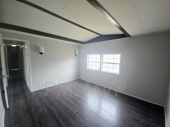 Building Photo - 2222 Maureen Blvd S