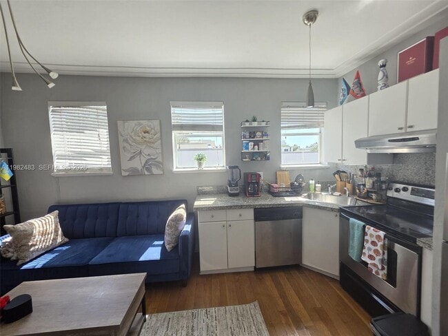 Building Photo - 1027 Pennsylvania Ave