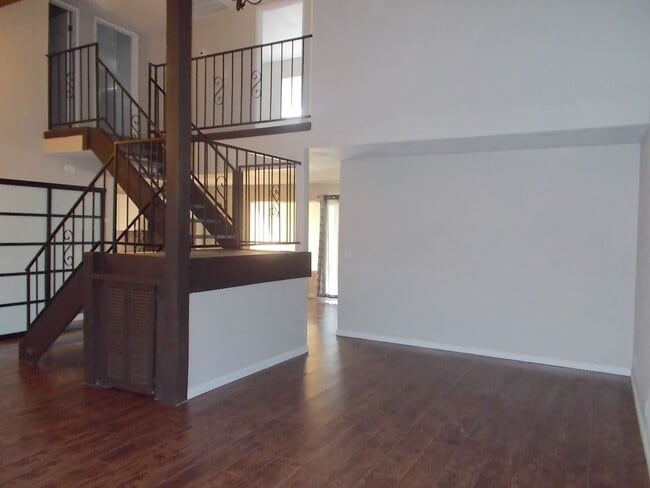 Building Photo - Spacious 4-Bedroom, 3-Bathroom Home with Open Floor Plan & Large Backyard – Prime Location!