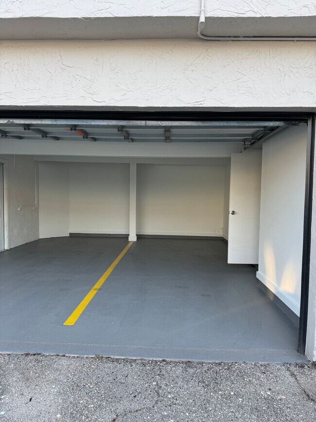 Building Photo - 1ST Floor FULLy Renovated * Garage Parking...